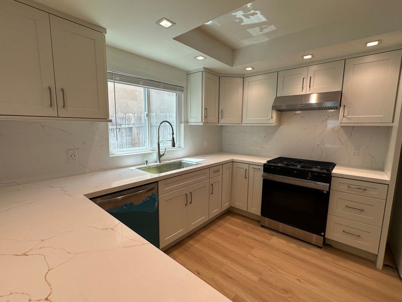 2318 Geranium St - Photo 5 of 27