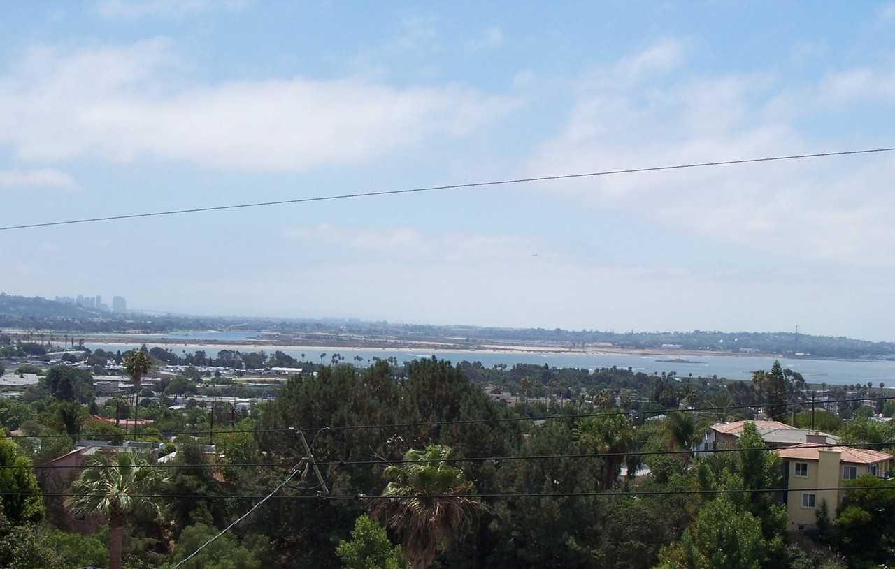 2318 Geranium St - Photo 7 of 27