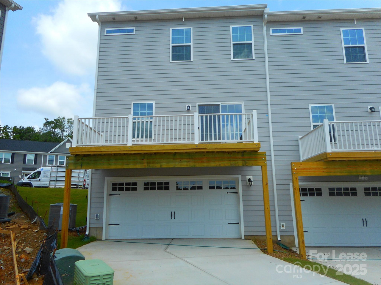 421 Serenity Cir - Photo 3 of 24