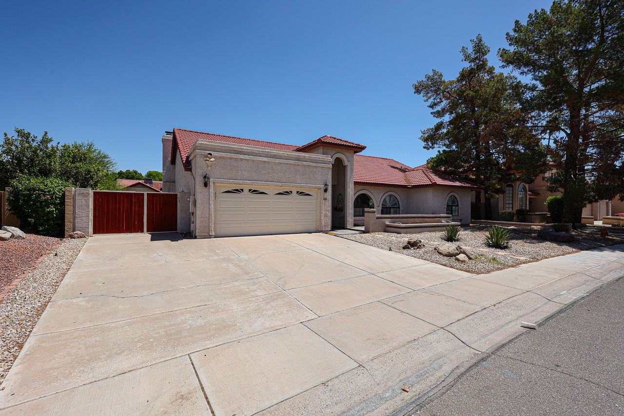 4150 W Kent Dr - Photo 2 of 50