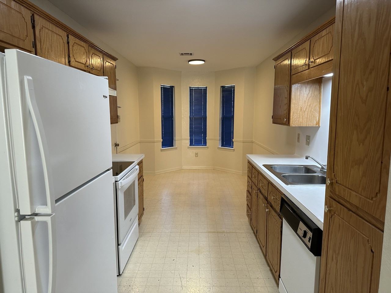 3603 Amanda Dr - Photo 2 of 15