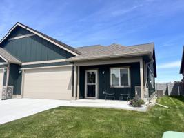 featured image of 813 Foxglove Dr