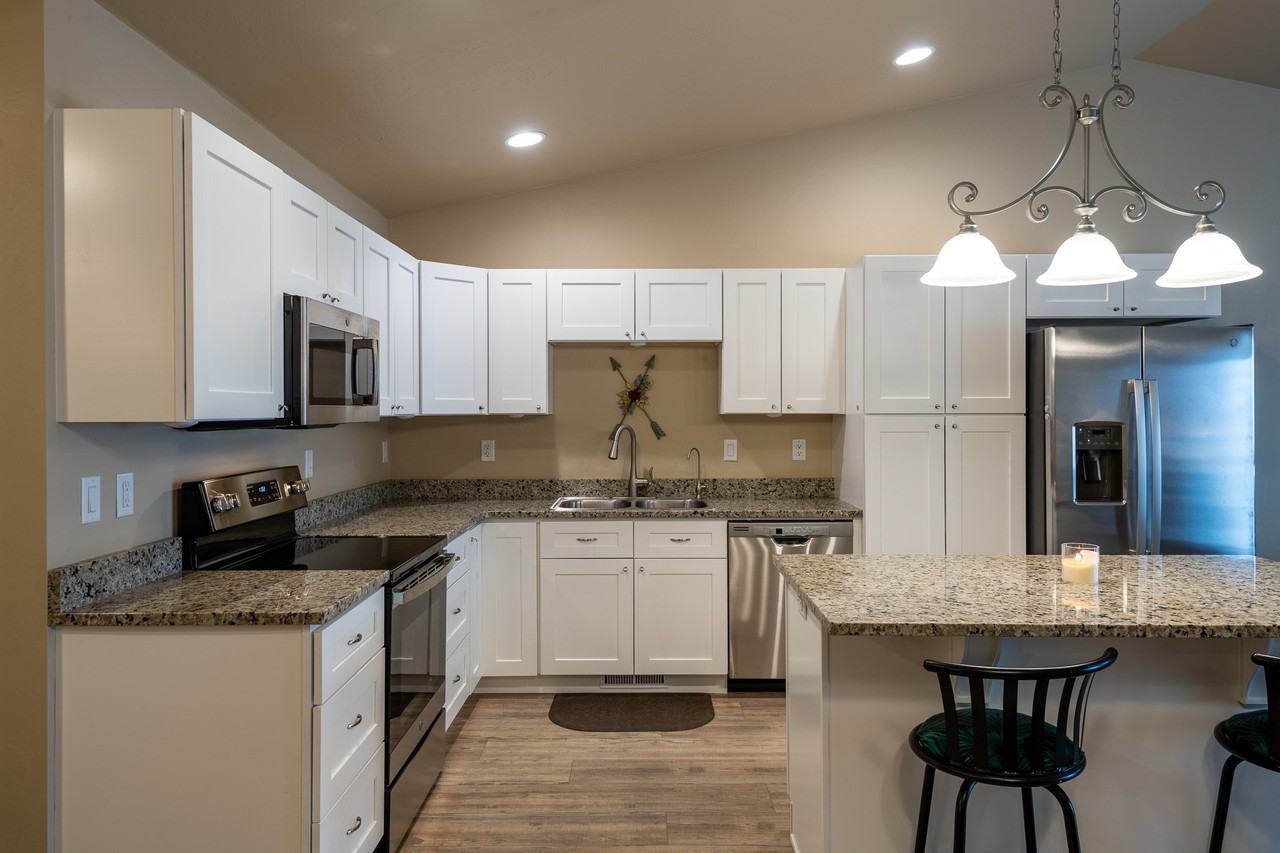 813 Foxglove Dr - Photo 5 of 6