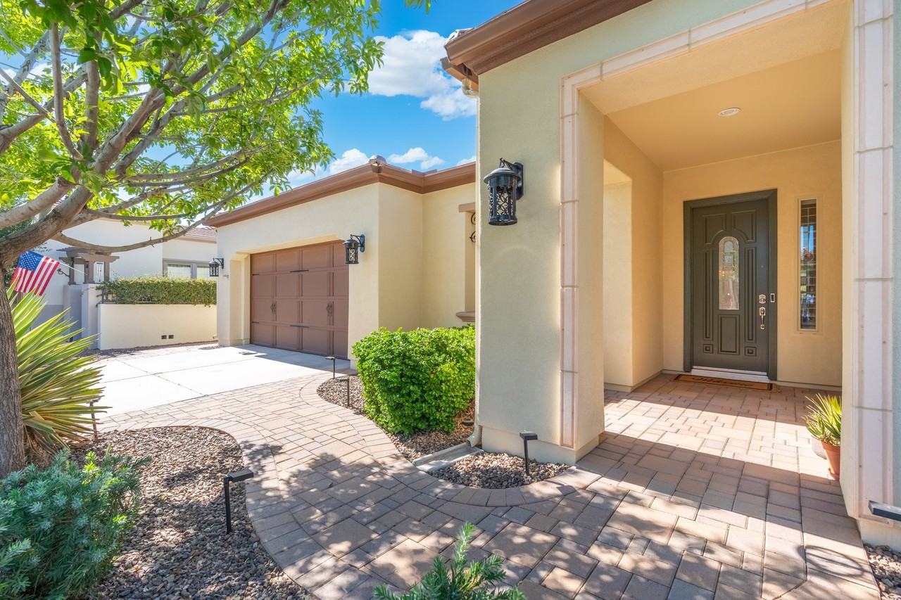 1684 E Elysian Pass - Photo 3 of 37