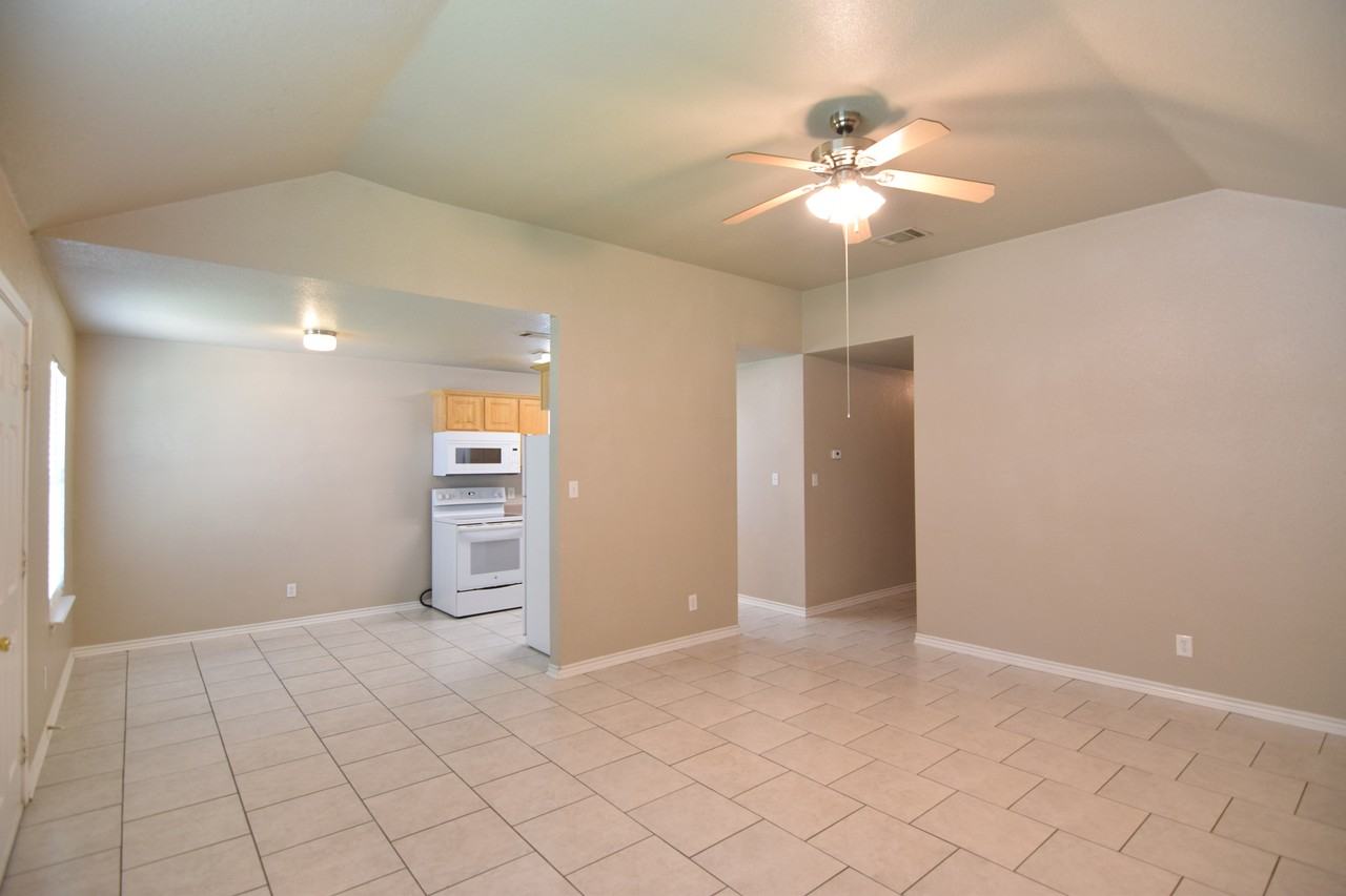 712 Dunbar Rd - Photo 5 of 15