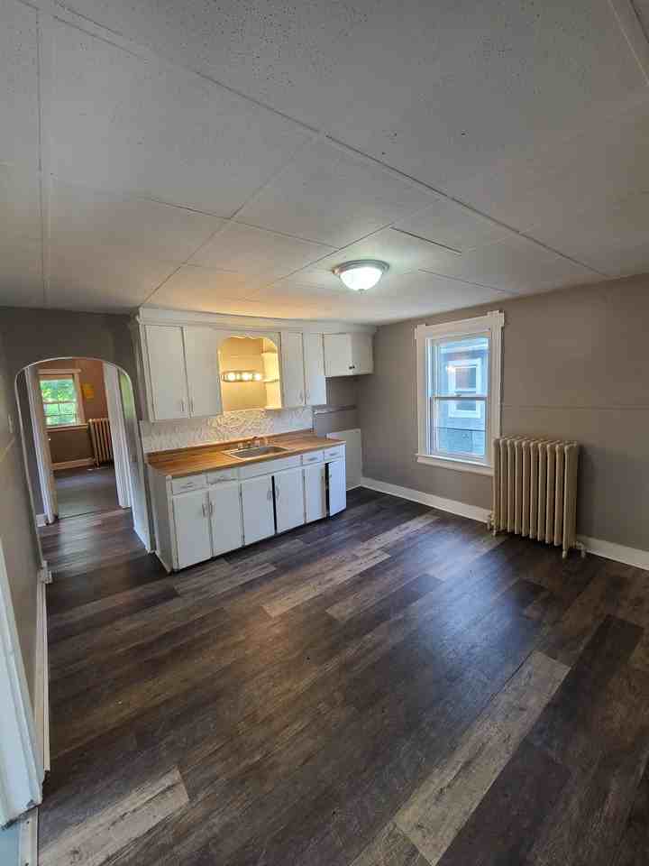 107 Myrtle St - Photo 3 of 9