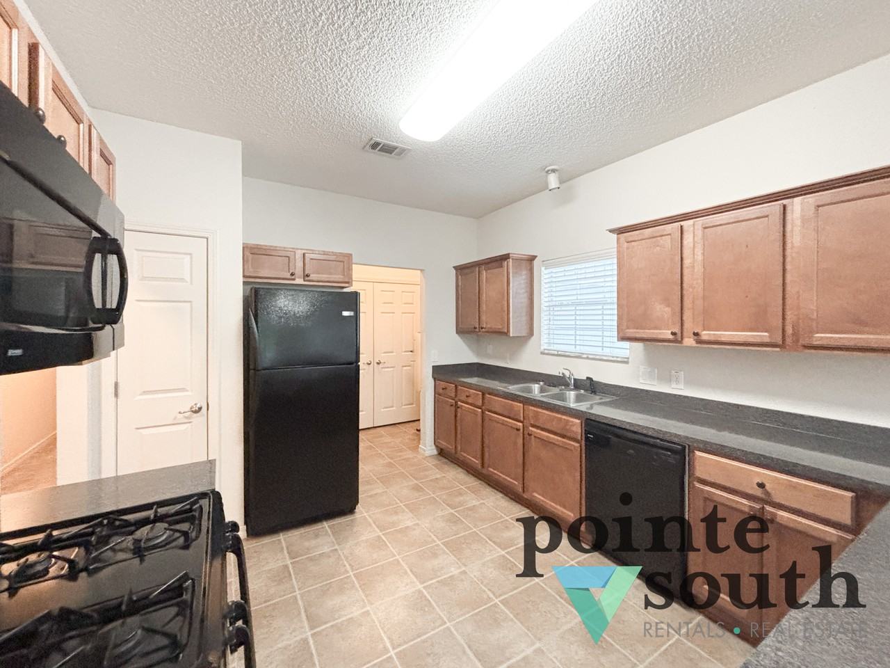 12953A Churchill Dr - Photo 4 of 19