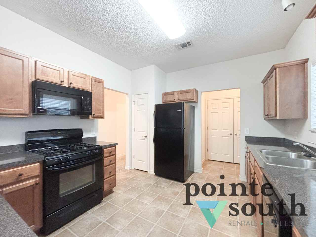 12953A Churchill Dr - Photo 3 of 19