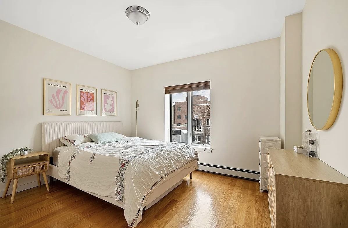 2540 38th St #4D - Photo 4 of 6