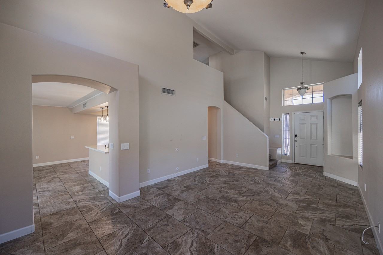 627 S Balboa - Photo 5 of 30