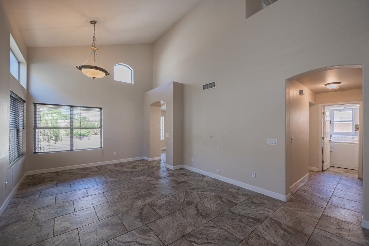 627 S Balboa - Photo 6 of 30