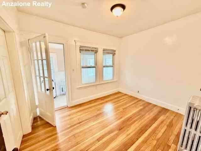 268 Willis Ave - Photo 2 of 23