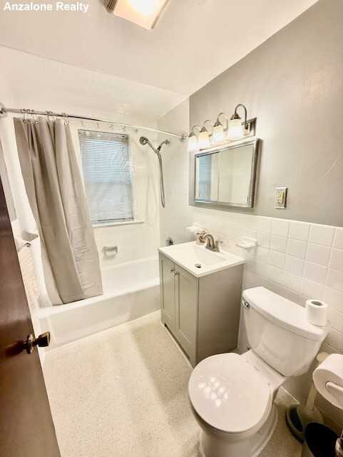 268 Willis Ave - Photo 6 of 23