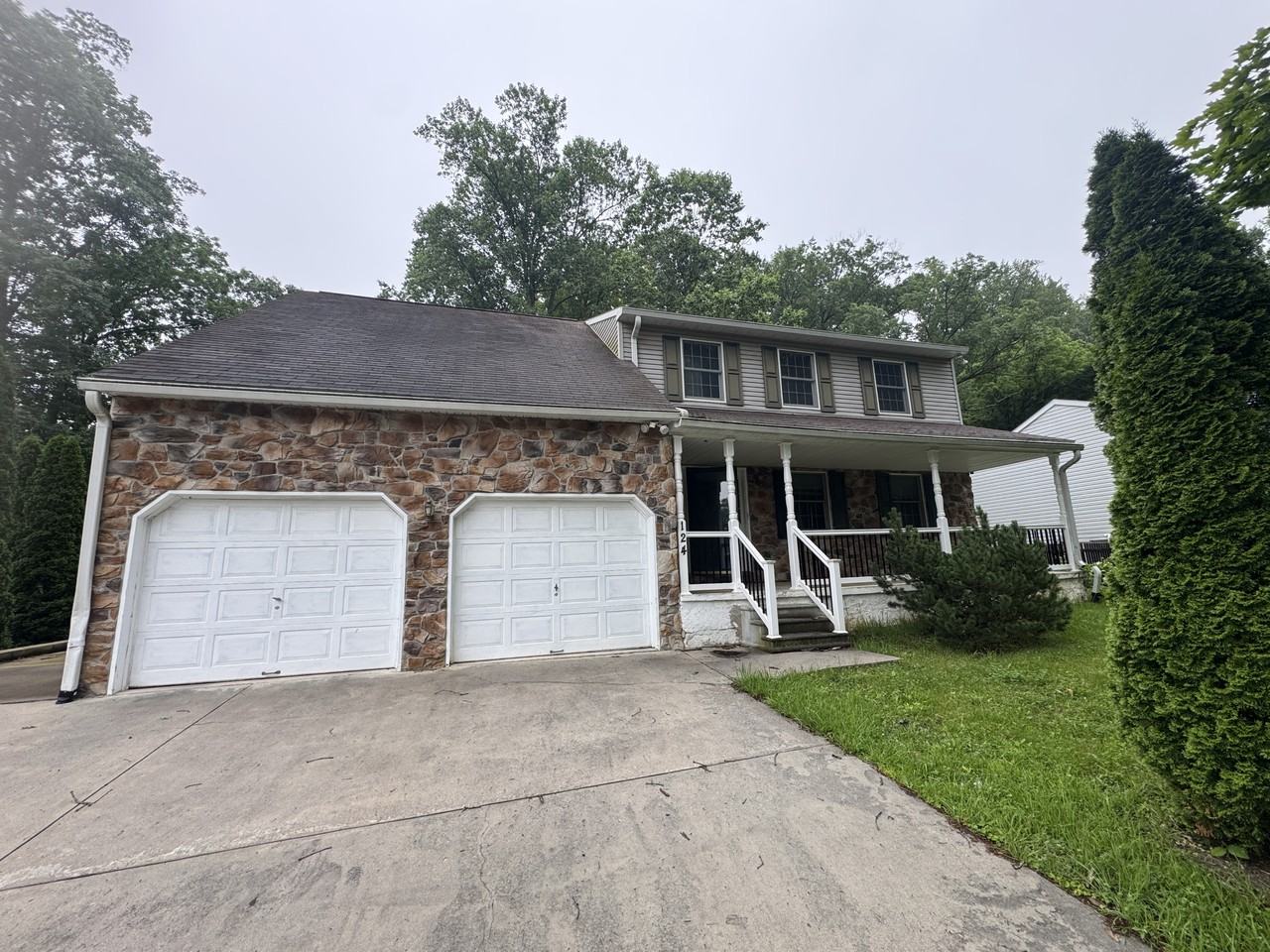 124 Mount Carmel Rd - Photo 2 of 18