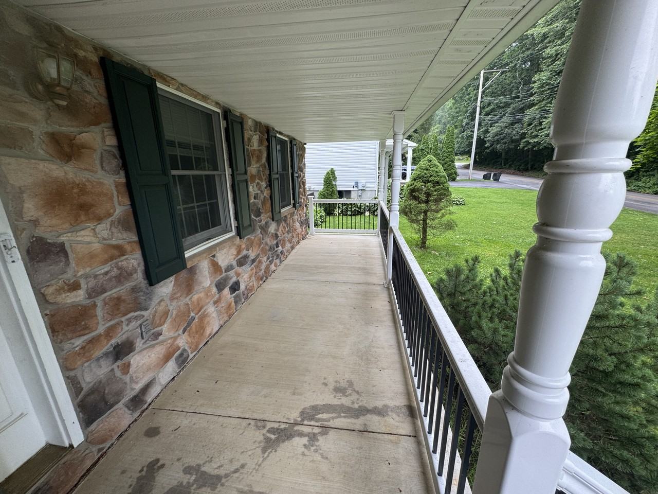 124 Mount Carmel Rd - Photo 3 of 18