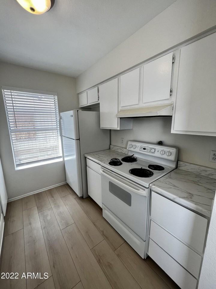 6641 W Ocotillo Rd - Photo 6 of 12