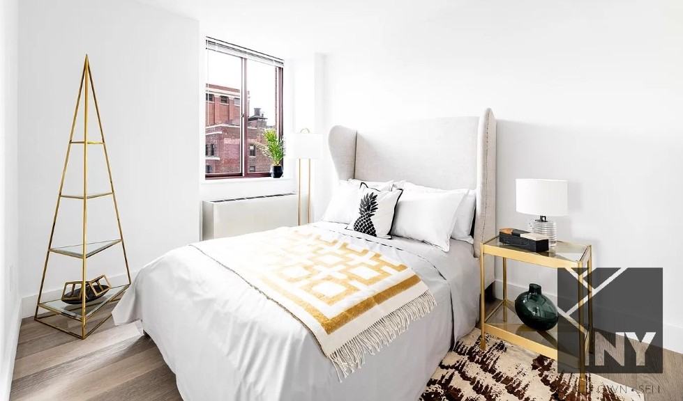 W 35th St #17B - Photo 3 of 5