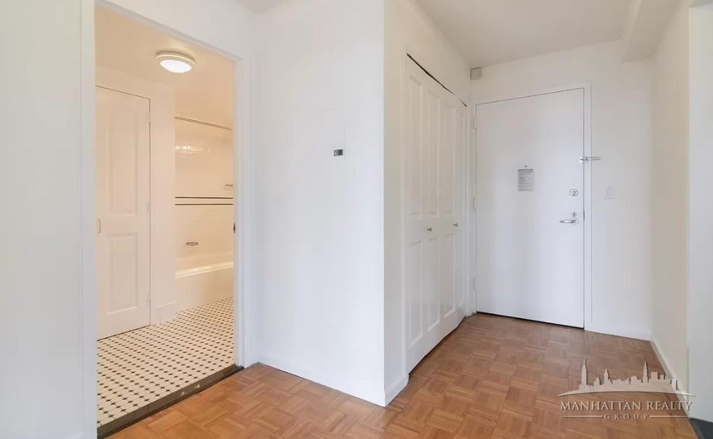 W 43rd St #18D - Photo 3 of 10