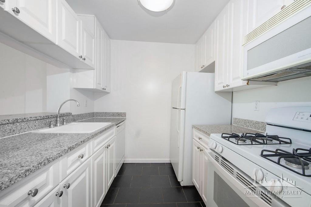 W 43rd St #18D - Photo 7 of 10