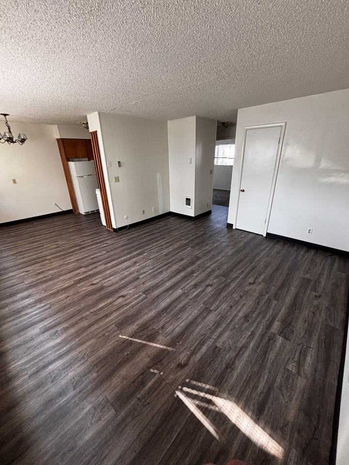 225 Poplar Street - Photo 2 of 5