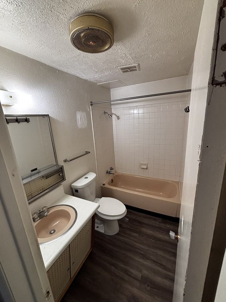 225 Poplar Street - Photo 4 of 5