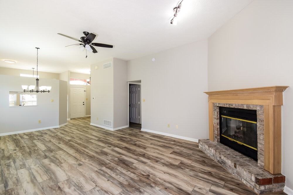 1820 Beckenbauer Ln - Photo 3 of 16