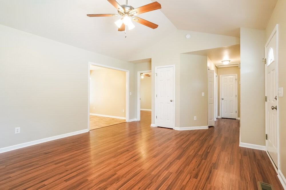 305 Wood Green Dr - Photo 5 of 16