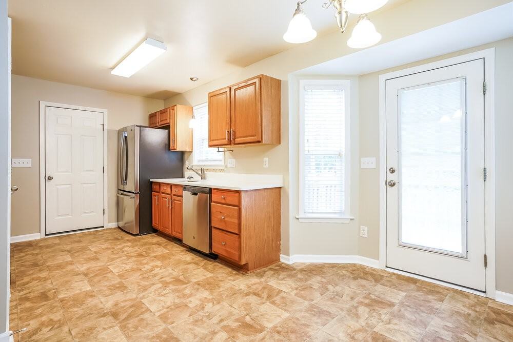 305 Wood Green Dr - Photo 7 of 16