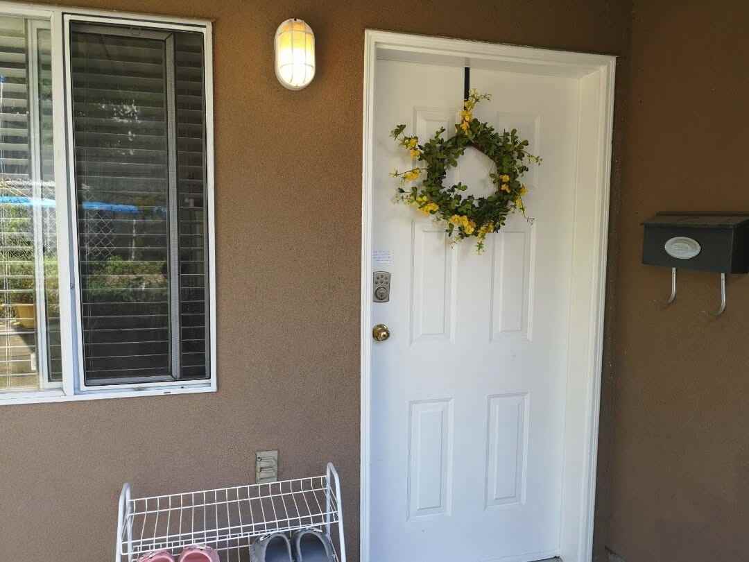 925 Stewart Ave - Photo 2 of 7