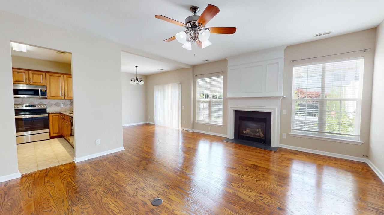 9007 Bishop Crest Ln - Photo 4 of 20