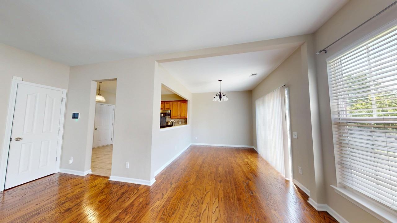 9007 Bishop Crest Ln - Photo 5 of 20
