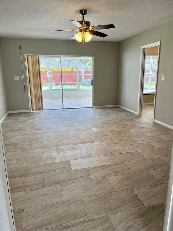 13305 Moran Dr - Photo 3 of 15