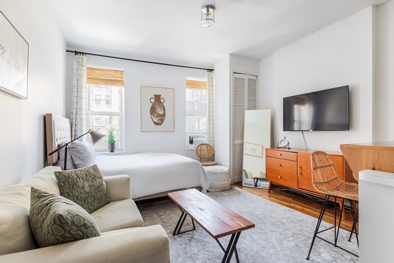 765 Washington St #1075287P - Photo 3 of 20