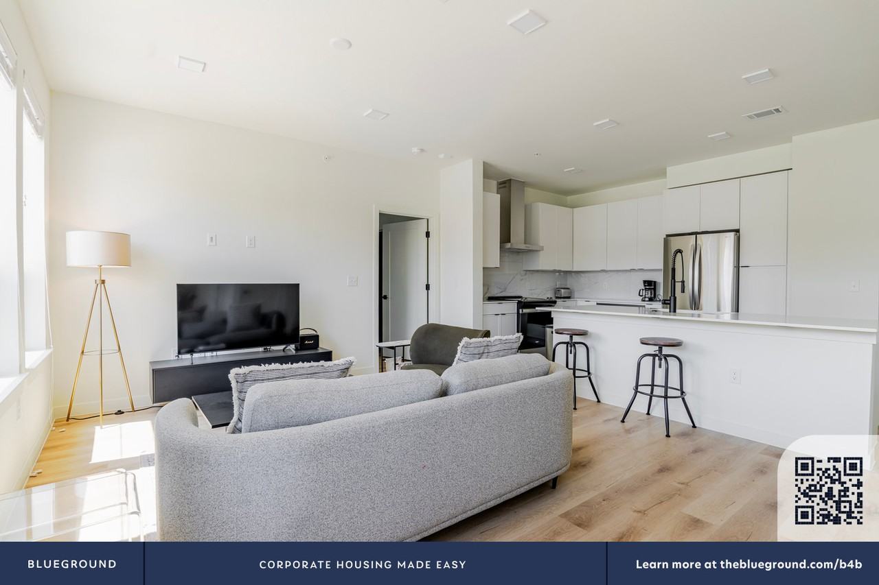 3801 North A W Grimes Boulevard - Photo 5 of 41