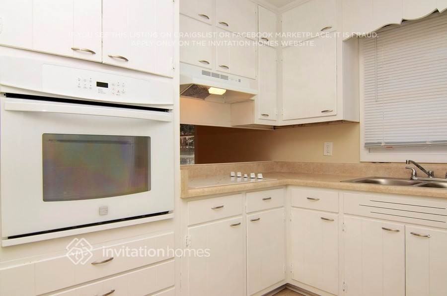 405 Jefferson Ave - Photo 7 of 17