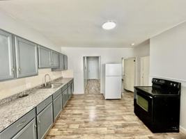 featured image of 142 Oxford St Apt 3 #Apt 3