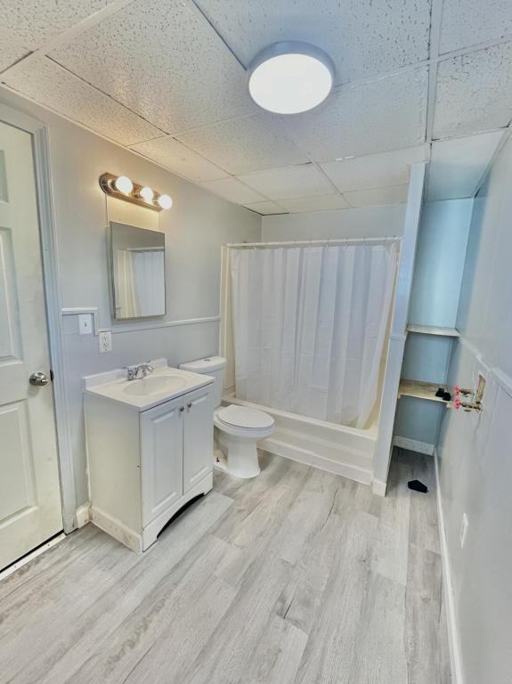142 Oxford St Apt 3 - Photo 5 of 11