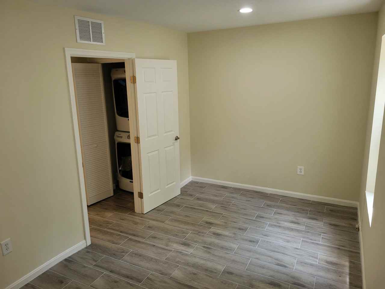 2622 Sherman Ave Nw #B - Photo 2 of 18