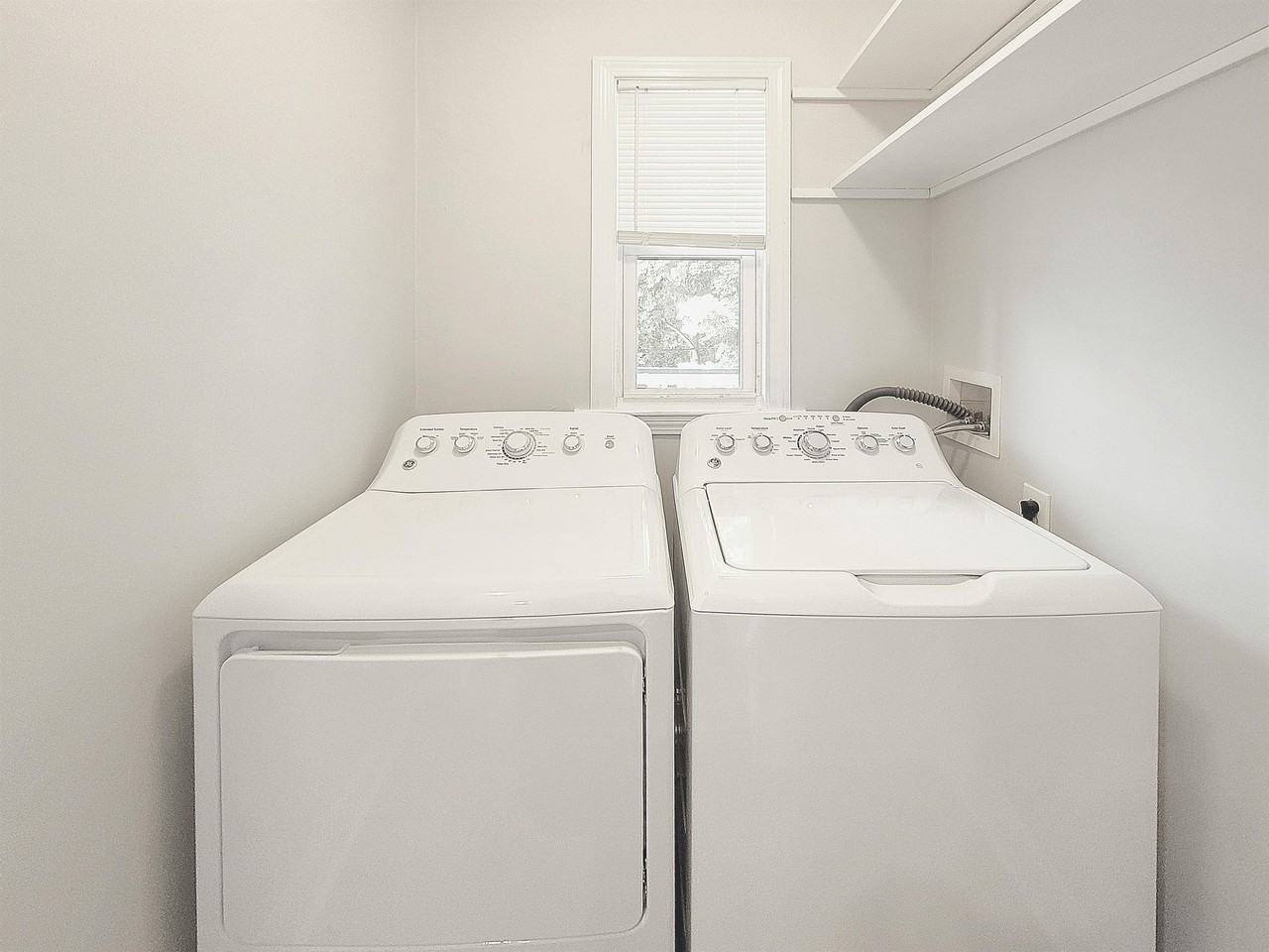 35 Dunlap Streetdunlap Street #2 - Photo 4 of 12