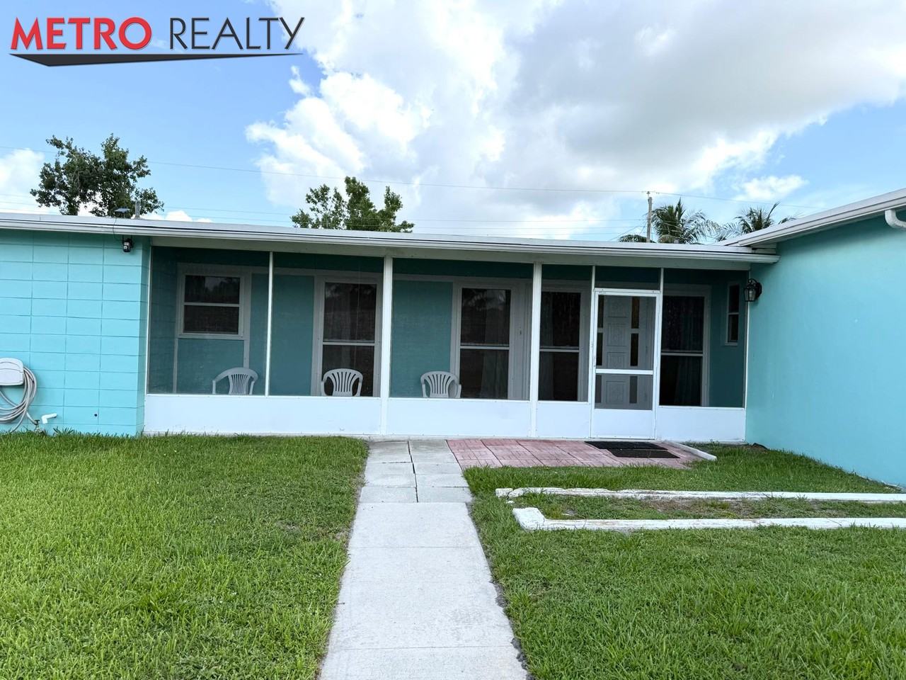 121 Southeast Naranja Avenue - Photo 2 of 15