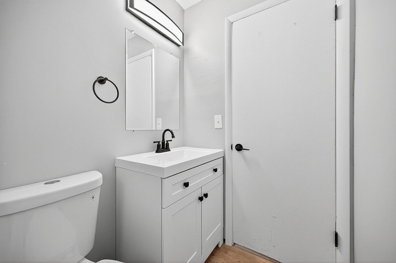 Oakley Square - Photo 7 of 19