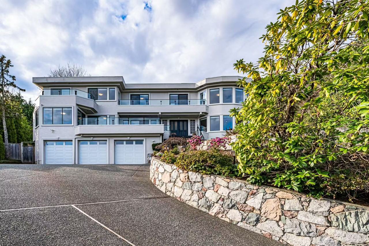 2523 Westhill Dr - Photo 2 of 20