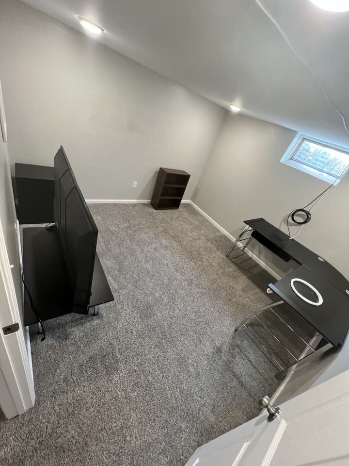 2630 Whitemore Pl - Photo 4 of 10
