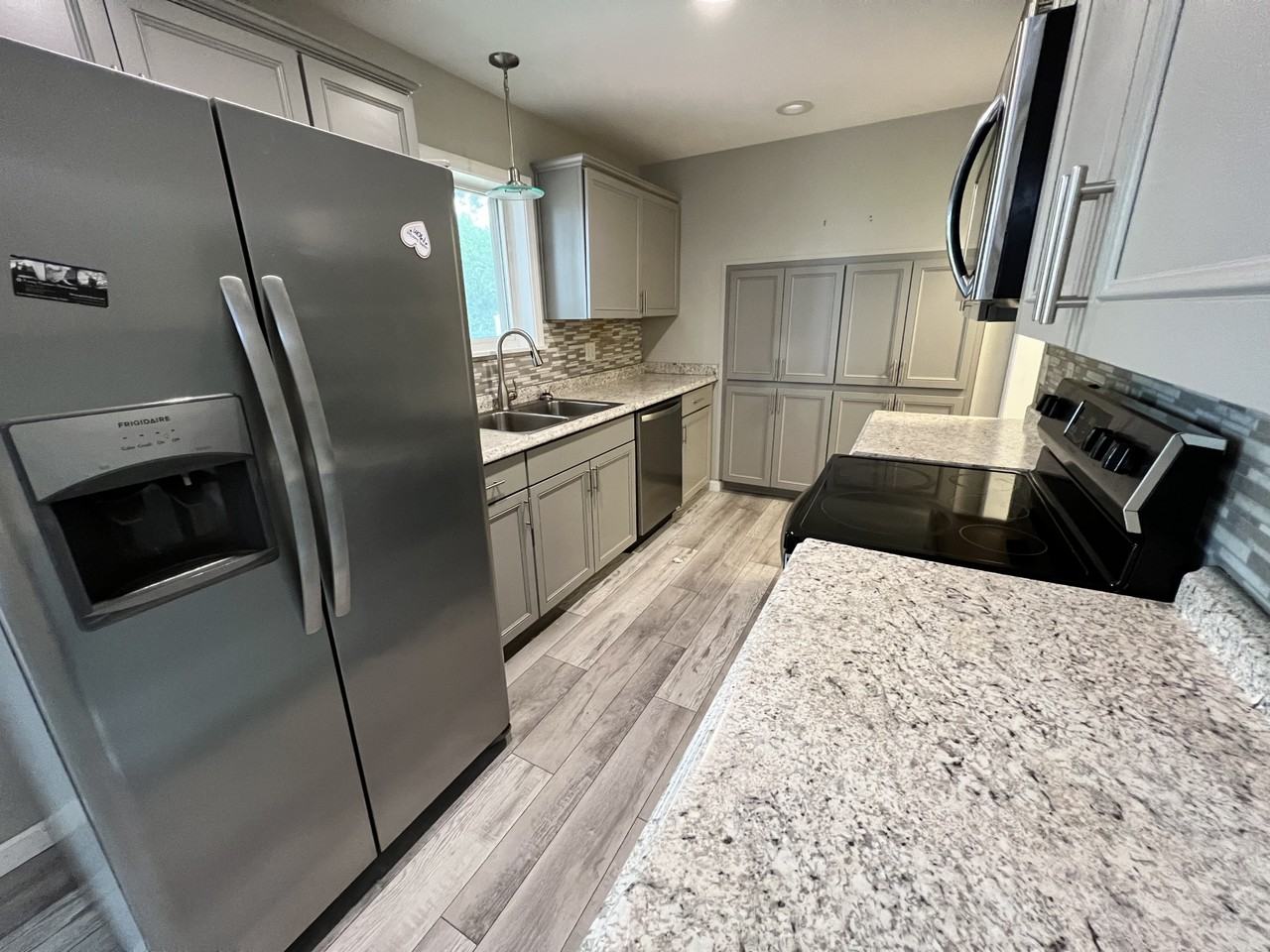 2630 Whitemore Pl - Photo 5 of 10