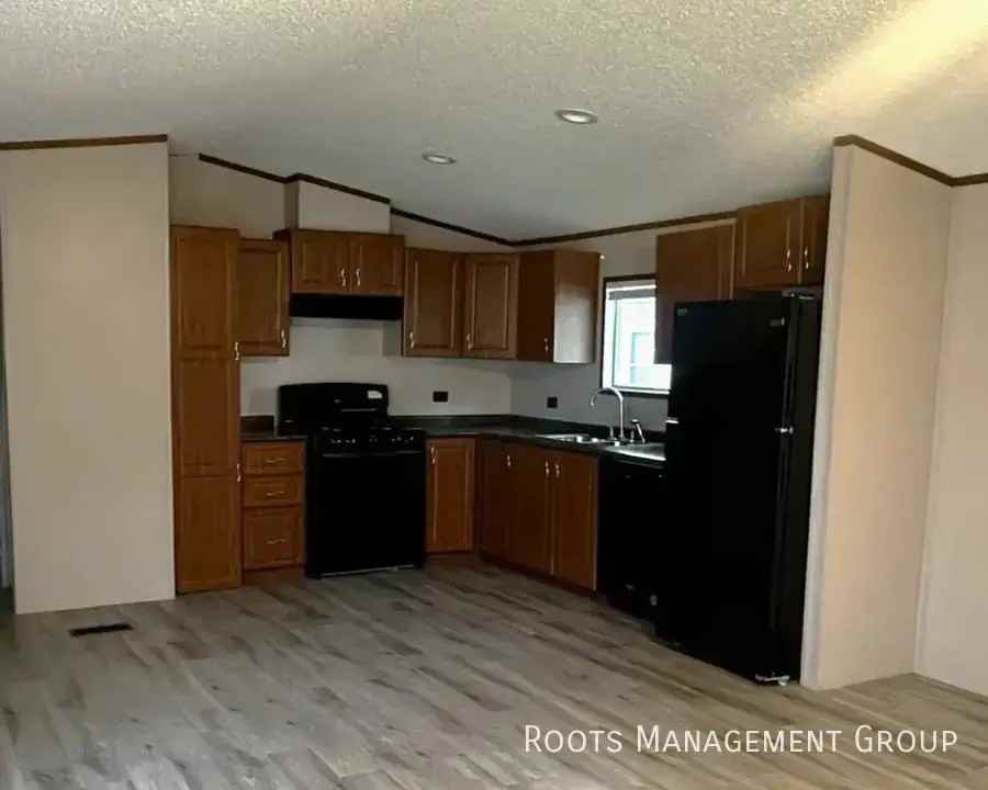 1883 Ne Burgess Ct #1883 - Photo 2 of 14