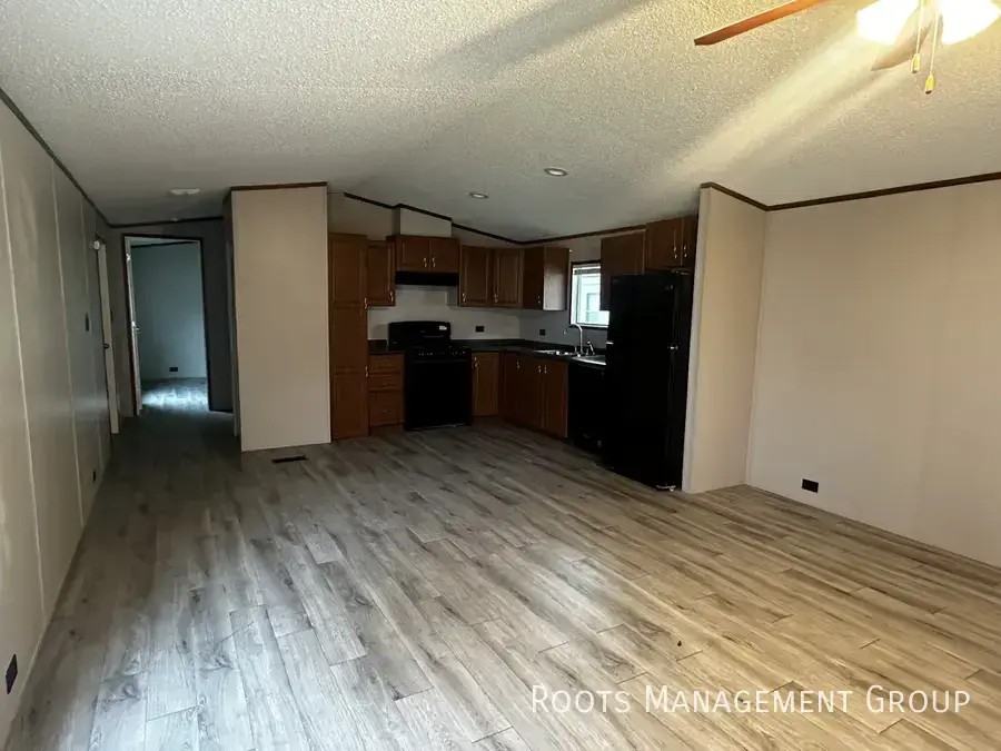 1883 Ne Burgess Ct #1883 - Photo 3 of 14