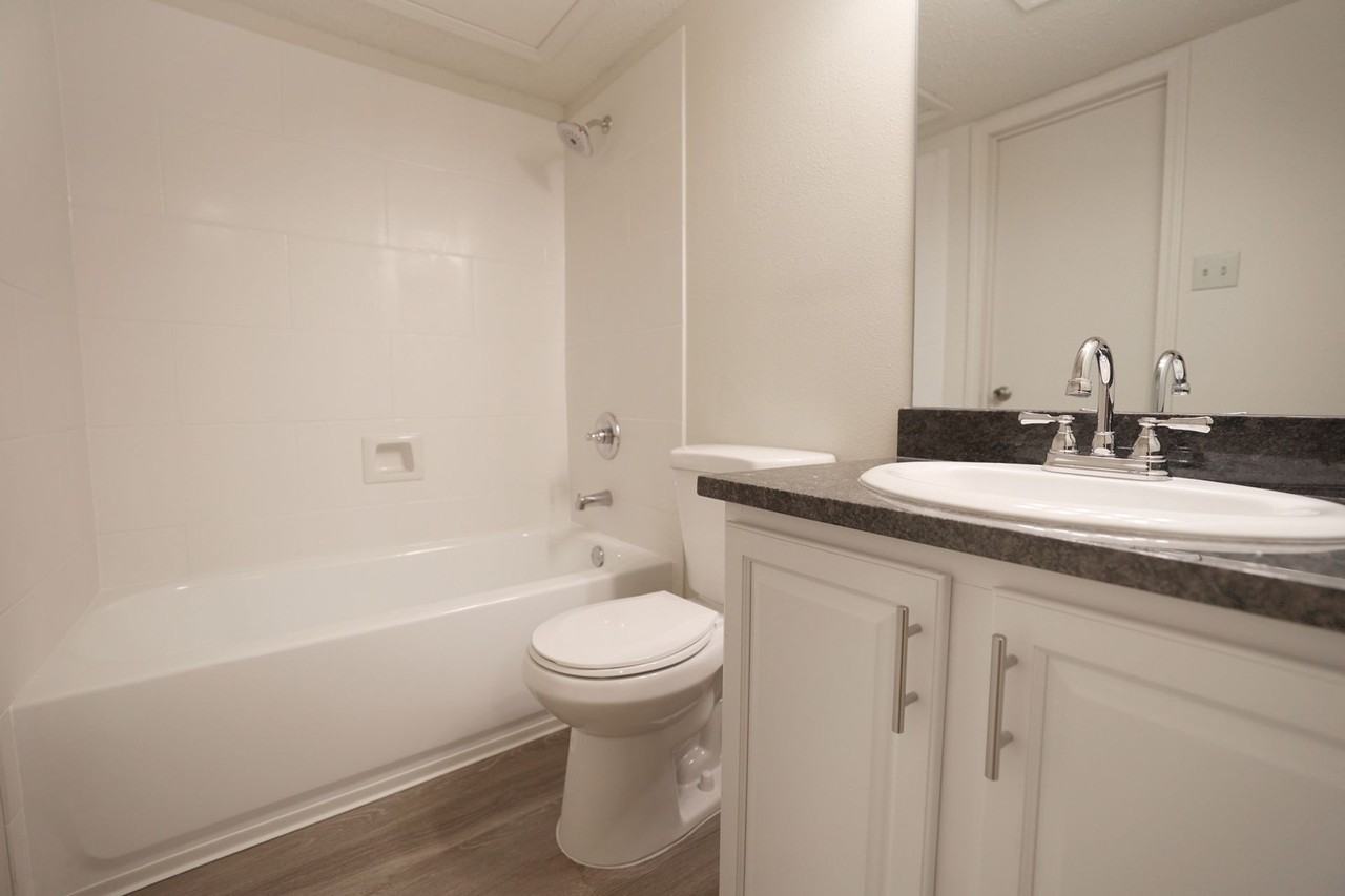 Grand Palms - Photo 3 of 42