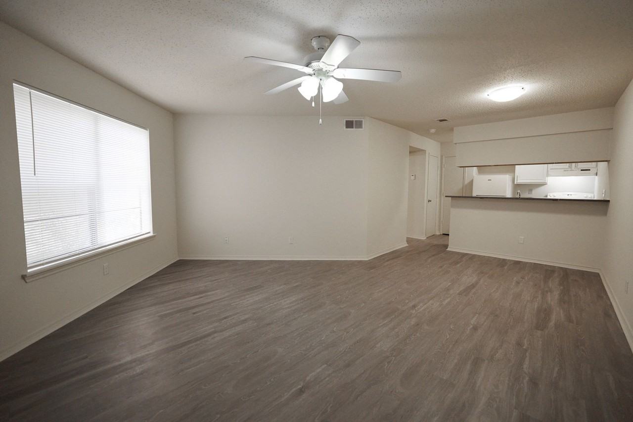 Grand Palms - Photo 4 of 42