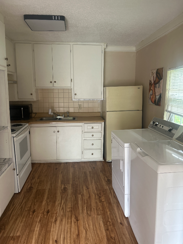 1207 N Ross Ave #1 - Photo 5 of 13