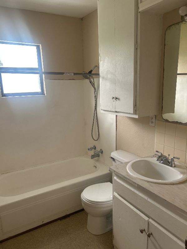 1207 N Ross Ave #1 - Photo 7 of 13